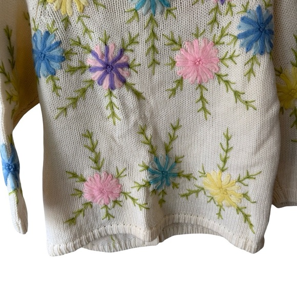 Vintage Hand-Knit Floral Embroidered Cardigan Sweater Cream Multicolor Size S/M - Picture 10 of 11